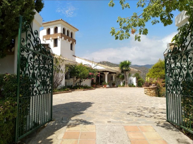 6 Slaapkamer Villa in Istán