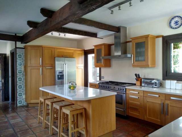 6 Slaapkamer Villa in Istán