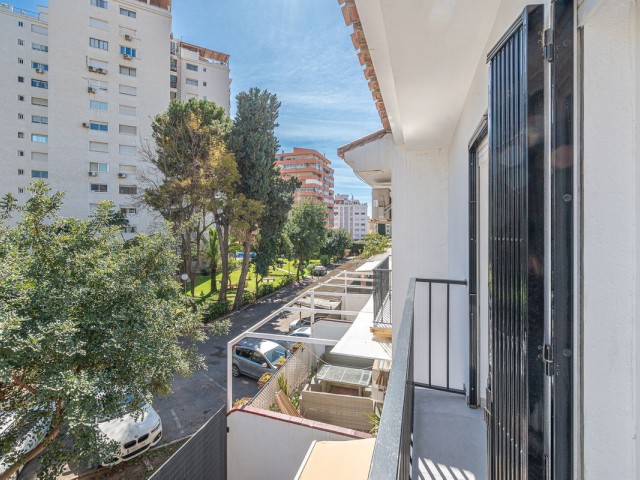 Maison mitoyenne avec 3 Chambres  à Los Boliches