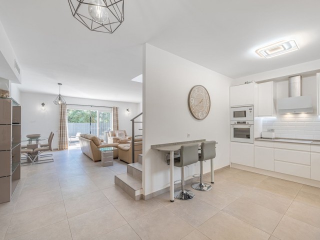 Maison mitoyenne avec 3 Chambres  à Los Boliches