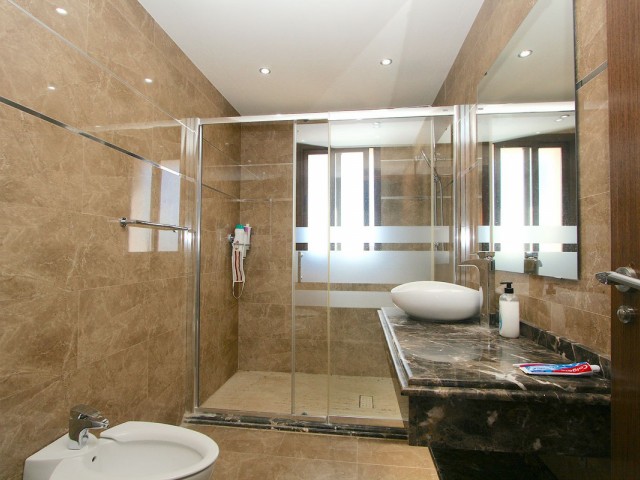 8 Bedrooms Villa in Sierrezuela