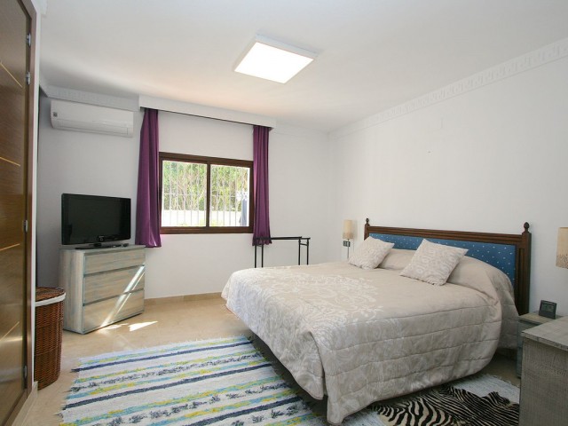 8 Soveroms Villa i Sierrezuela