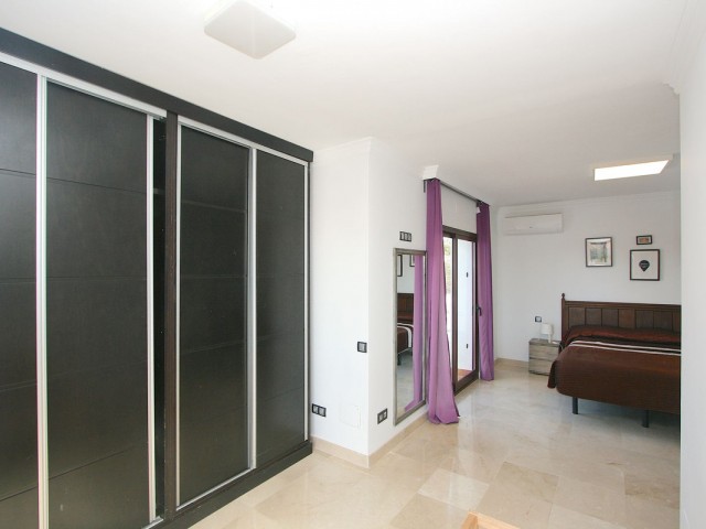 8 Soveroms Villa i Sierrezuela