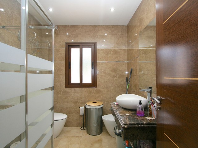 8 Schlafzimmer Villa in Sierrezuela