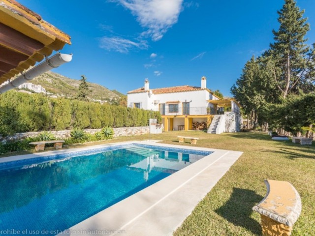 5 Bedrooms Villa in Mijas