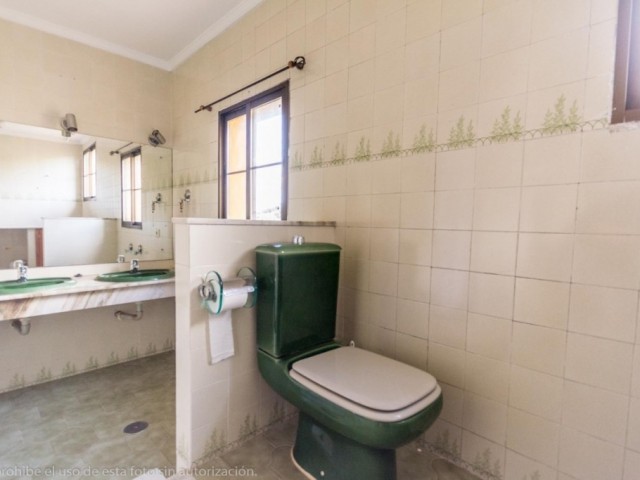 5 Bedrooms Villa in Mijas