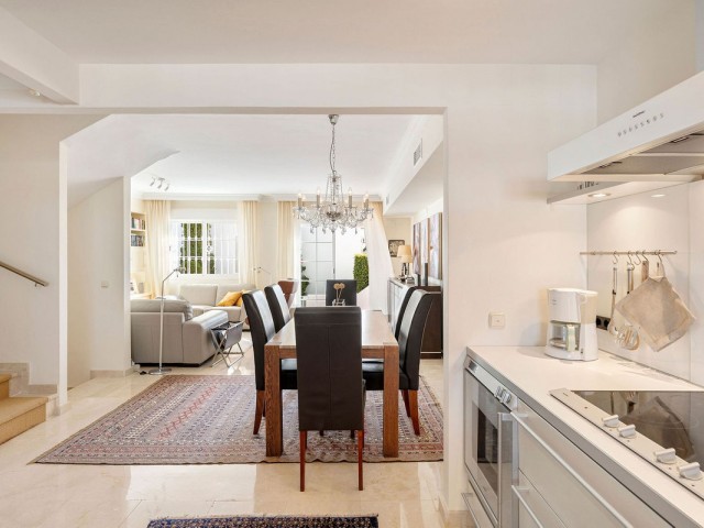 3 Soveroms Rekkehus i Nueva Andalucía