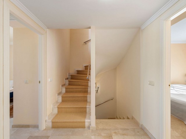 3 Soveroms Rekkehus i Nueva Andalucía