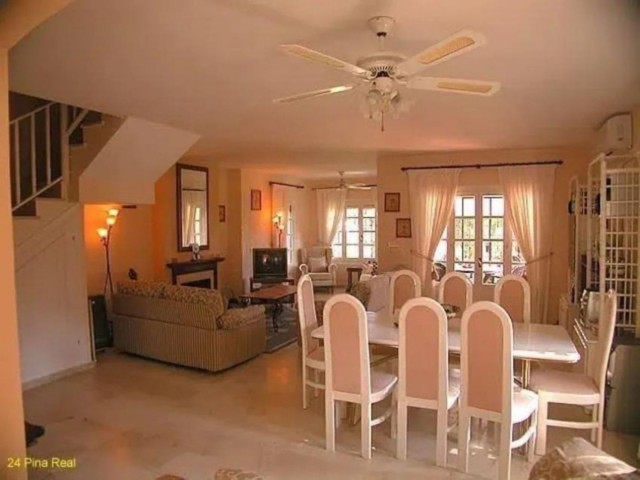 3 Soveroms Villa i Estepona