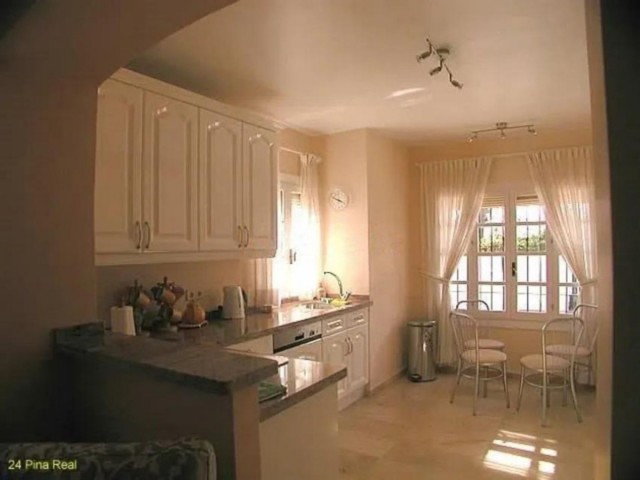 3 Soveroms Villa i Estepona