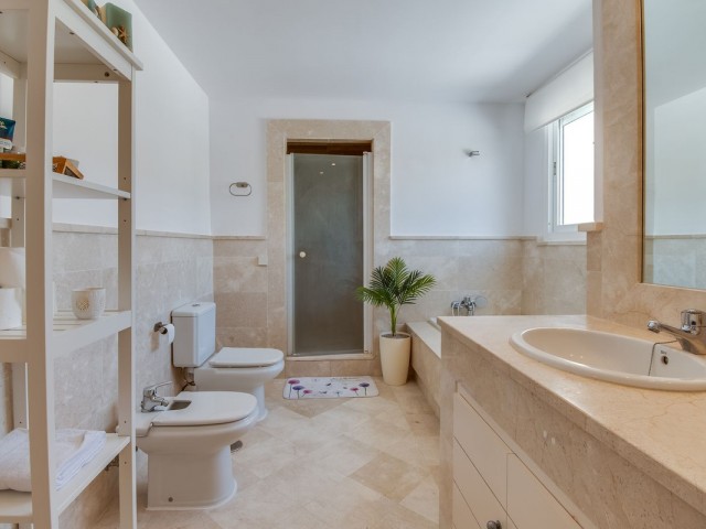 4 Soveroms Villa i La Duquesa