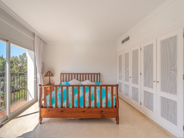 4 Bedrooms Townhouse in Benahavís