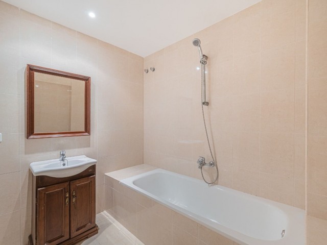 4 Bedrooms Townhouse in Benahavís