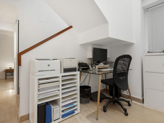 Apartamento con 3 Dormitorios  en La Cala de Mijas