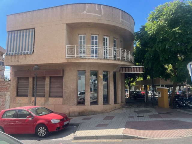 Villa con 4 Dormitorios  en Estepona