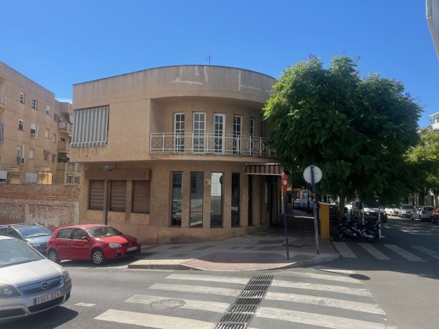 Villa con 4 Dormitorios  en Estepona