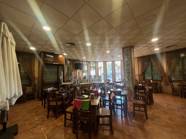 Villa con 4 Dormitorios  en Estepona