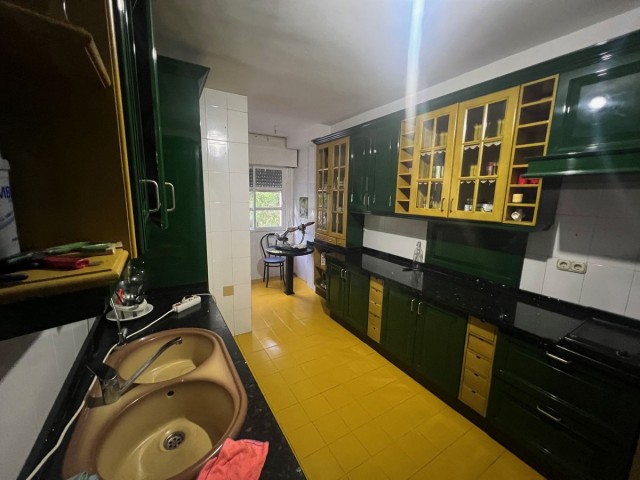 Villa con 4 Dormitorios  en Estepona