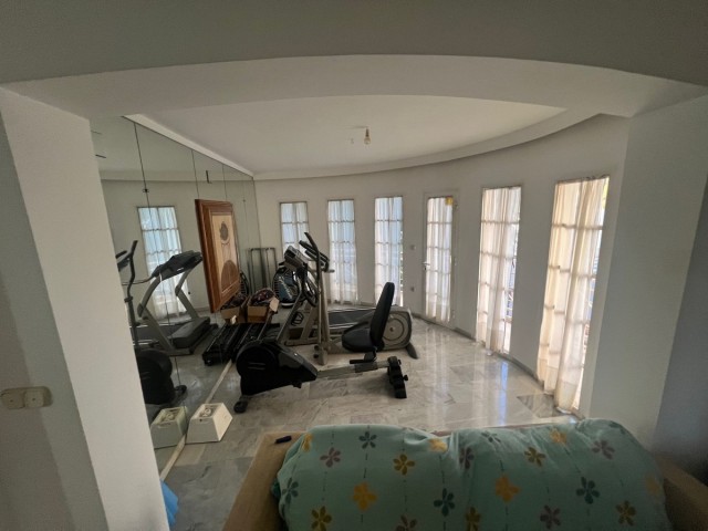 4 Schlafzimmer Villa in Estepona