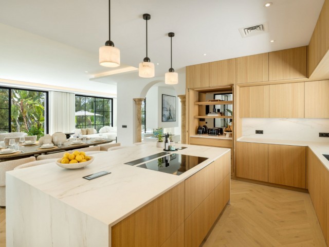 5 Sovrums Villa i Benahavís