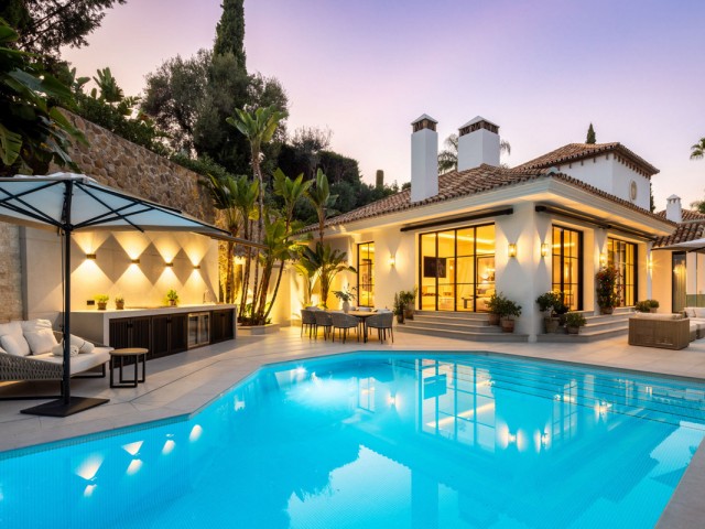 5 Makuuhuoneen Huvila Benahavís