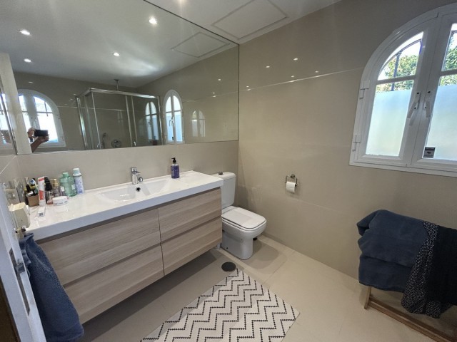 5 Sovrums Villa i Elviria