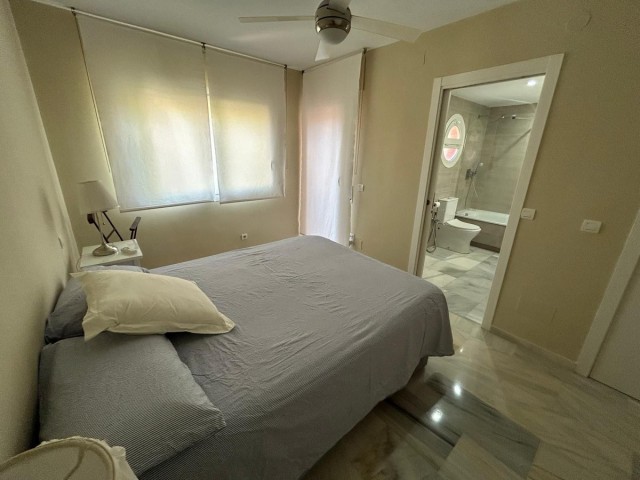 Adosado con 4 Dormitorios  en Benahavís