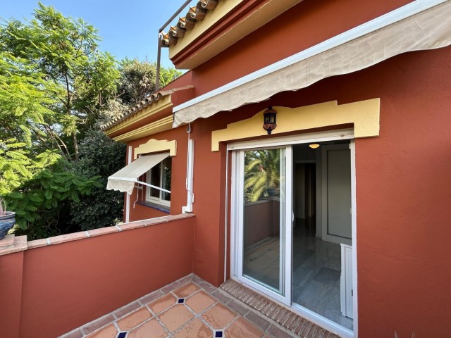 4 Bedrooms Townhouse in Benahavís