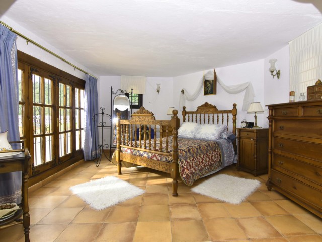 Villa con 8 Dormitorios  en Mijas