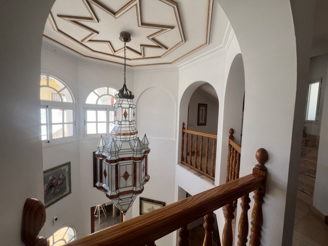 5 Bedrooms Villa in San Pedro de Alcántara