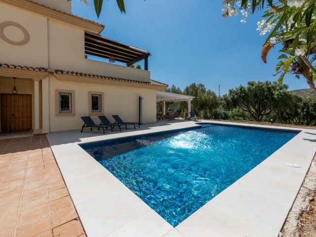 Apartamento con 3 Dormitorios  en San Roque