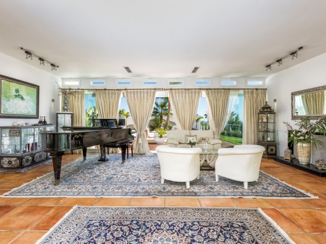 7 Sovrums Villa i Estepona