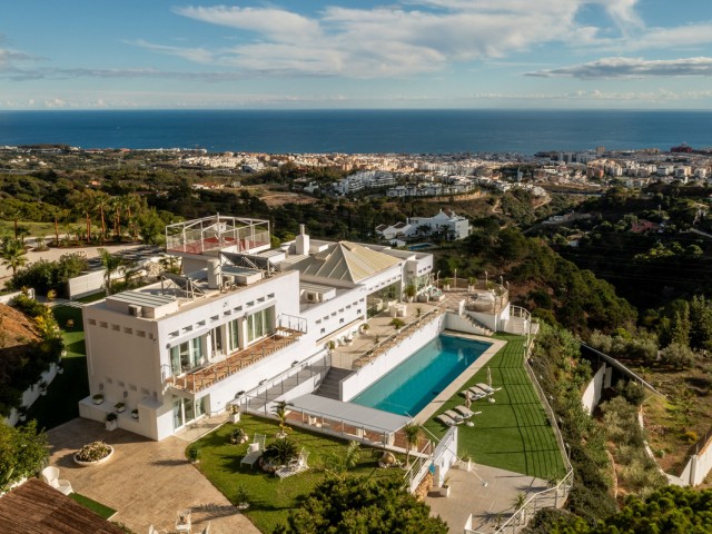 7 Sovrums Villa i Estepona