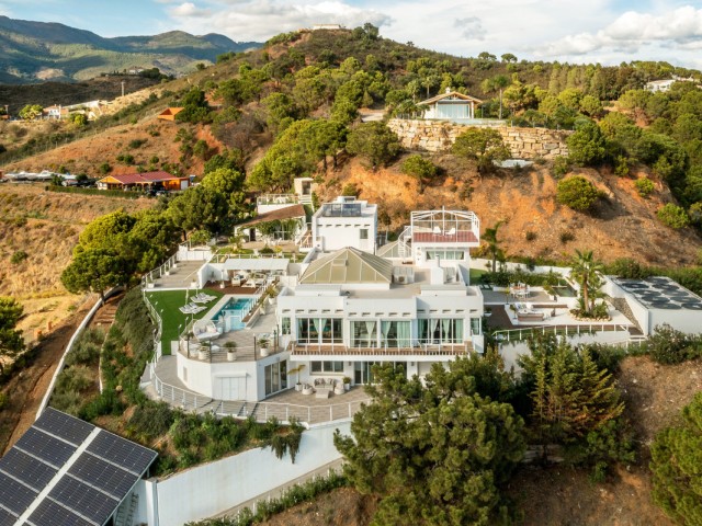 7 Sovrums Villa i Estepona