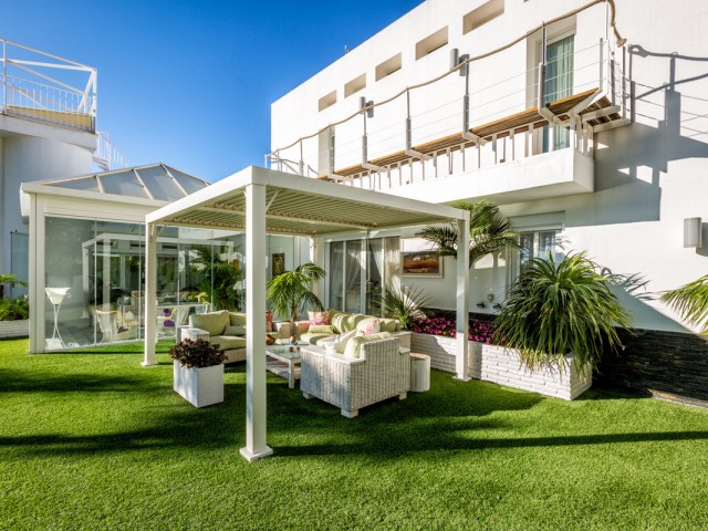 7 Sovrums Villa i Estepona