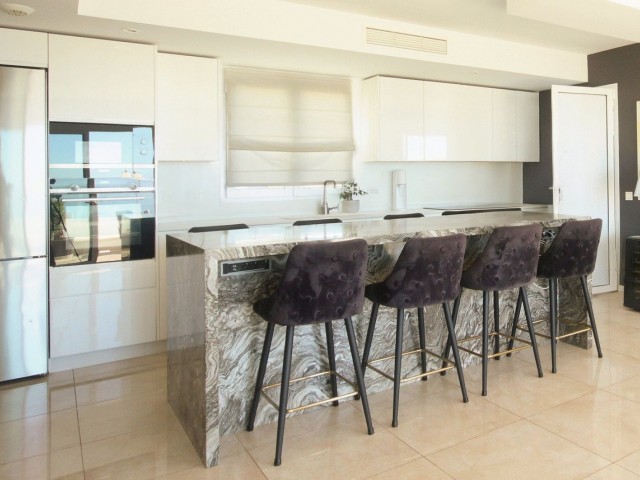 Penthouse in Altos de los Monteros