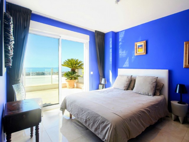 Penthouse in Altos de los Monteros