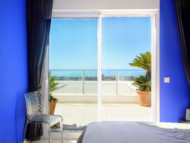 Penthouse in Altos de los Monteros