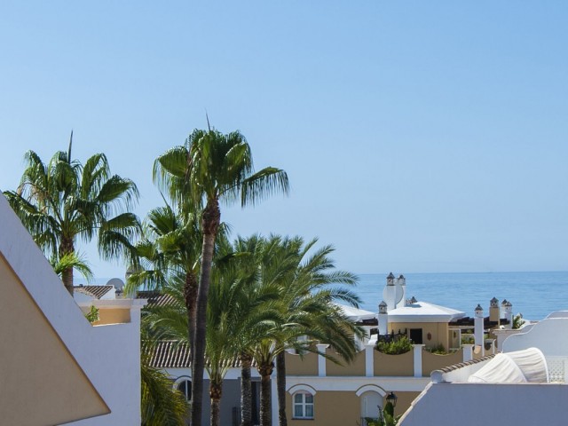 2 Slaapkamer Rijtjeshuis in Bahía de Marbella