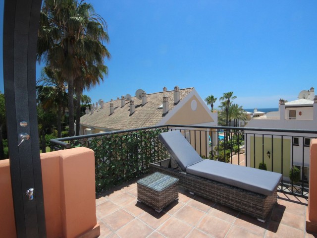 2 Slaapkamer Rijtjeshuis in Bahía de Marbella