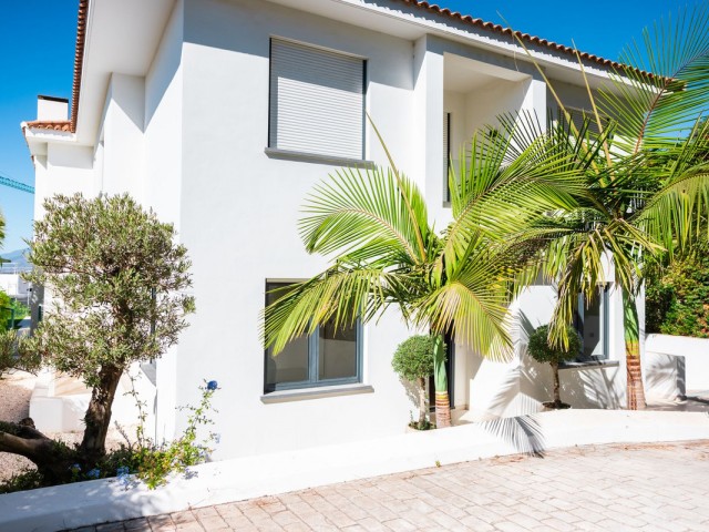 6 Soveroms Villa i Artola