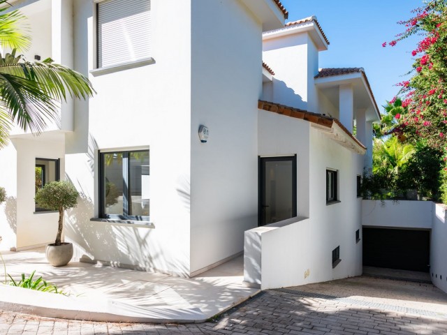 6 Bedrooms Villa in Artola