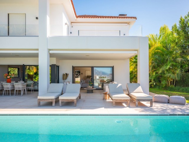 6 Bedrooms Villa in Artola