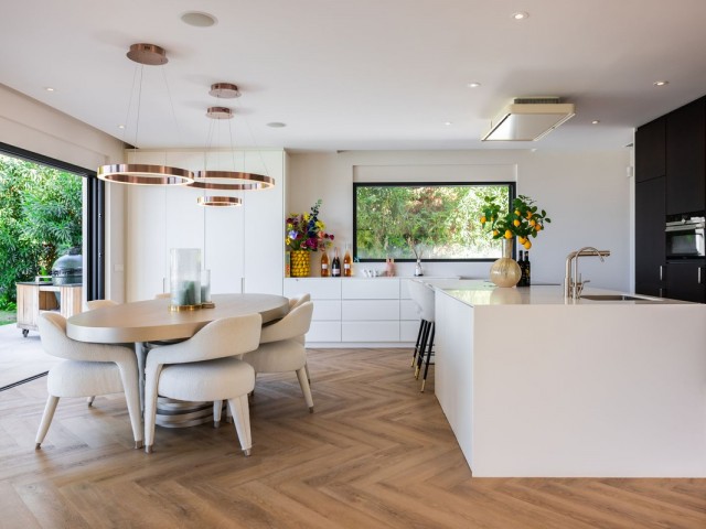 6 Bedrooms Villa in Artola