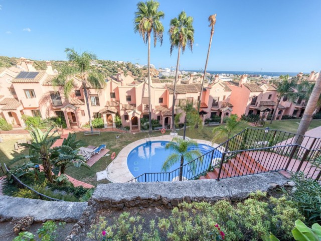 3 Bedrooms Townhouse in Estepona