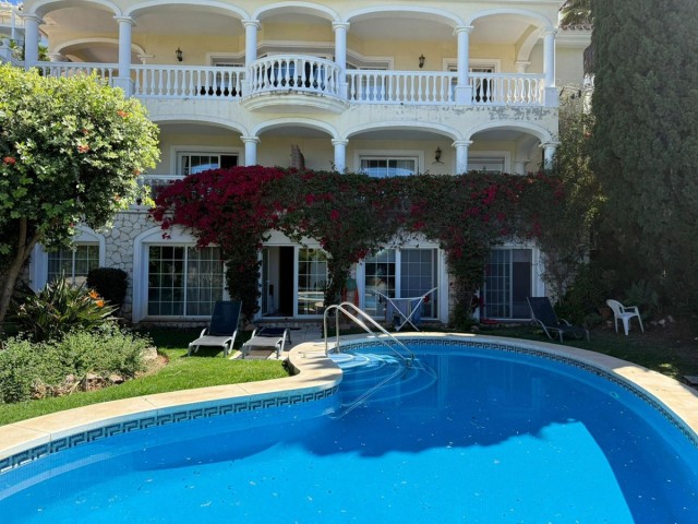 10 Bedrooms Villa in Mijas