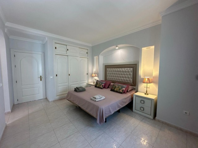 Villa con 10 Dormitorios  en Mijas