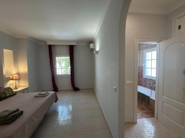 Villa con 10 Dormitorios  en Mijas