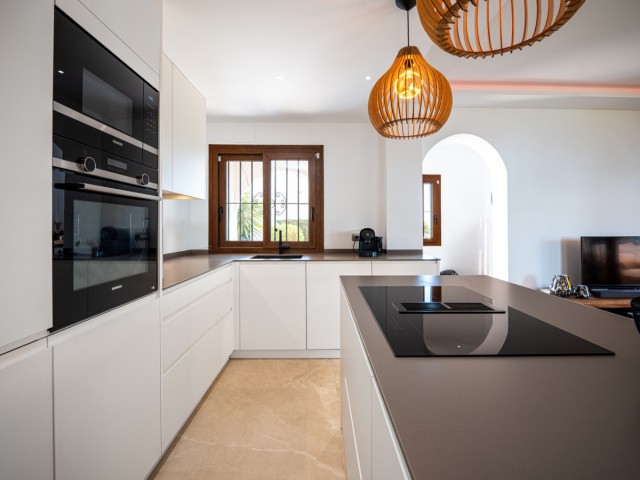 3 Bedrooms Apartment in Nueva Andalucía