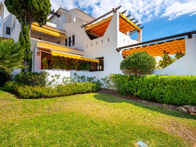 3 Bedrooms Apartment in Nueva Andalucía